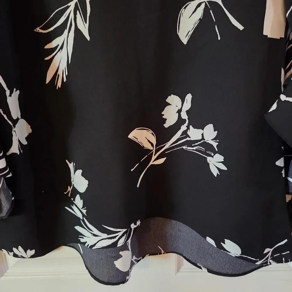 Vince Camuto Flutter Sleeve Floral Whisps V- Neck Tunic‎ XL - Picture 5 of 9